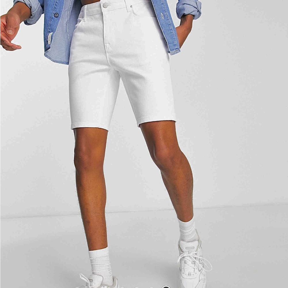 ASOS DESIGN Skinny shorts in white.